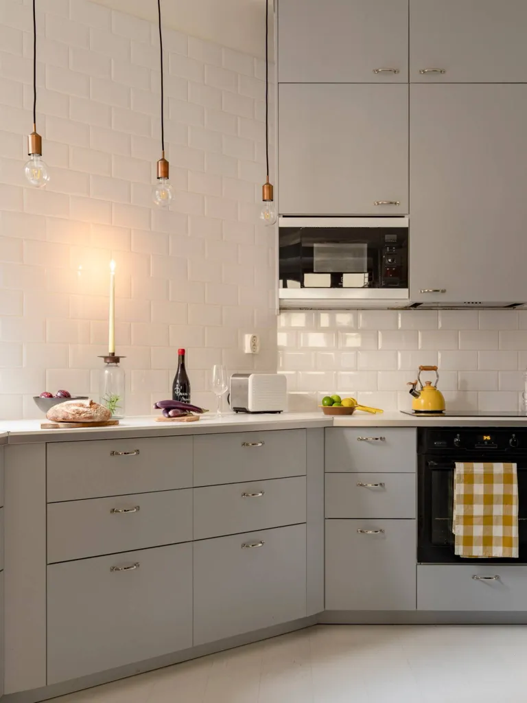 Köök - Charming Two-Bedroom with South-Facing Balcony in Söder