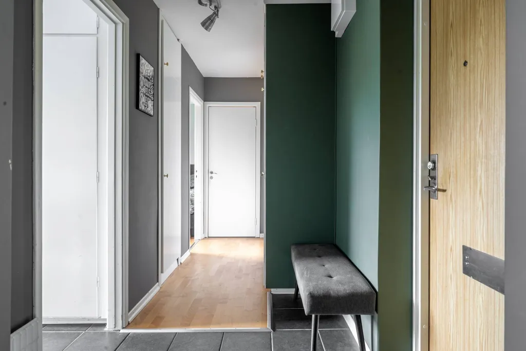 Entrée - Apartment with South-Facing Balcony in Borås