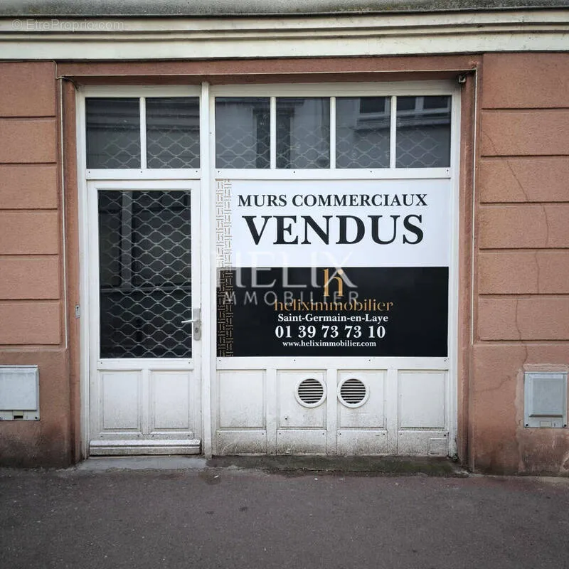 Esterno - Two Shopfronts in Saint Germain en Laye
