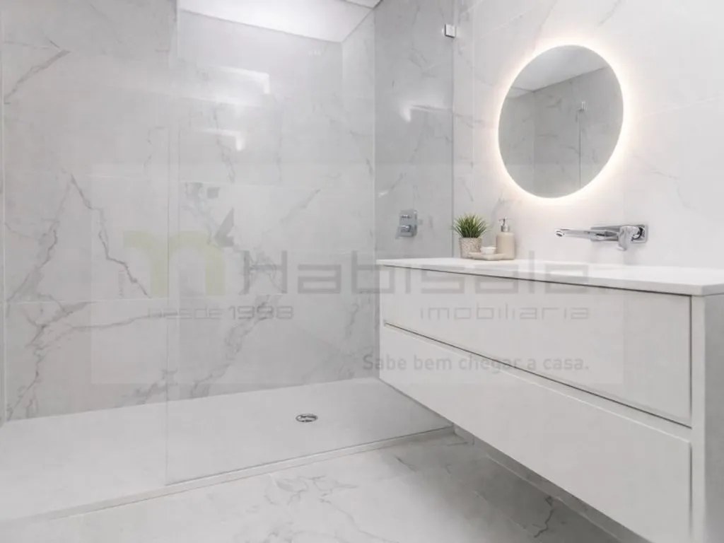 Salles de bain - Luxury T2 Apartment with Two Fronts in Loures