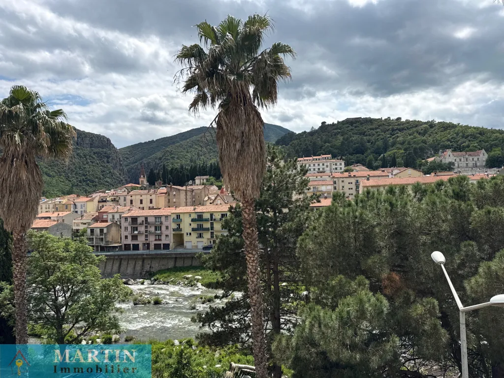 Bright 2-Bed Flat with Balcony in Petite Provence