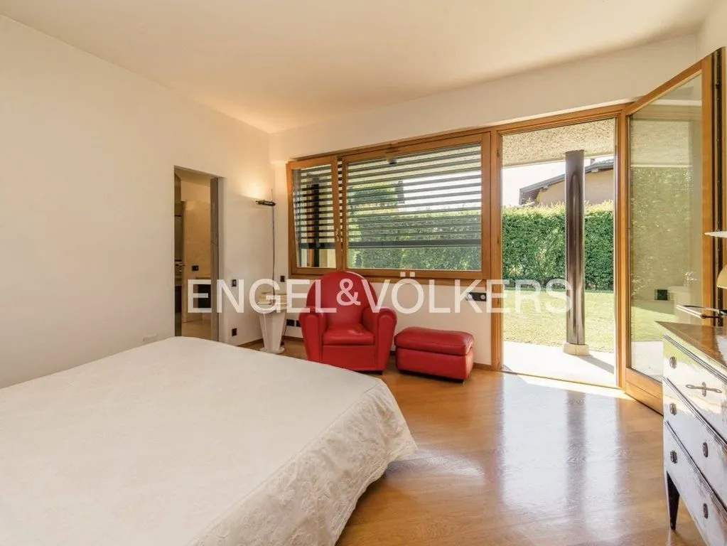 Magamistoad - Luxury Villa with Pool in Lipomo, Lombardy