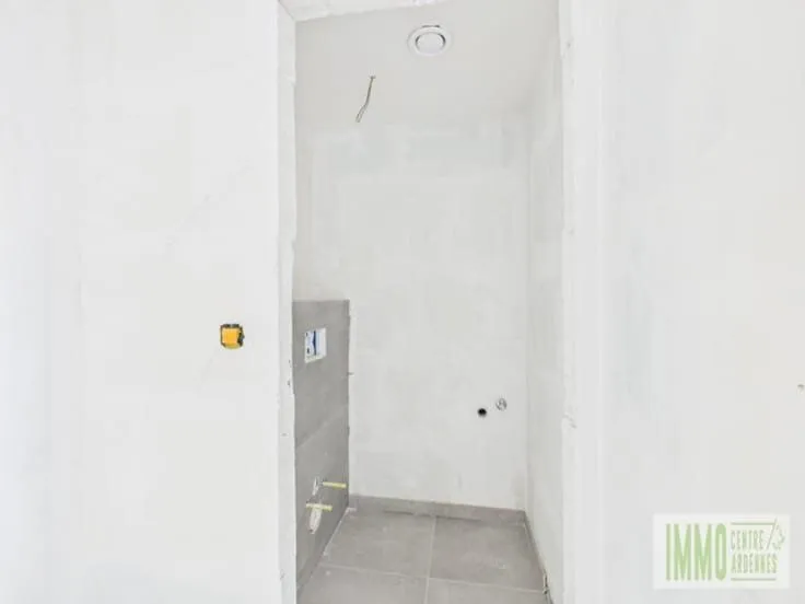 Salles de bain - Appartement à Libramont-Chevigny