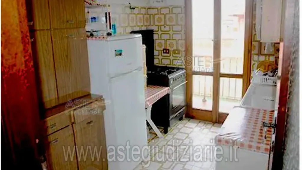 Cuisine - Apartment with Balcony in Pomezia