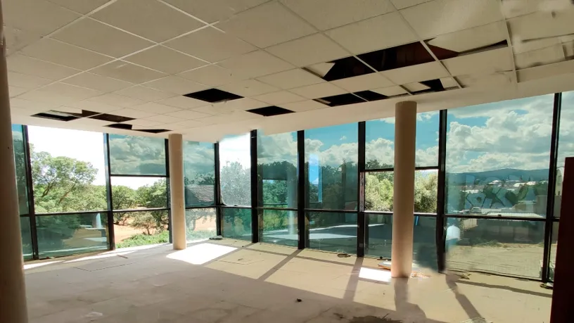 Pièces - Office Building with Garage in Alpedrete