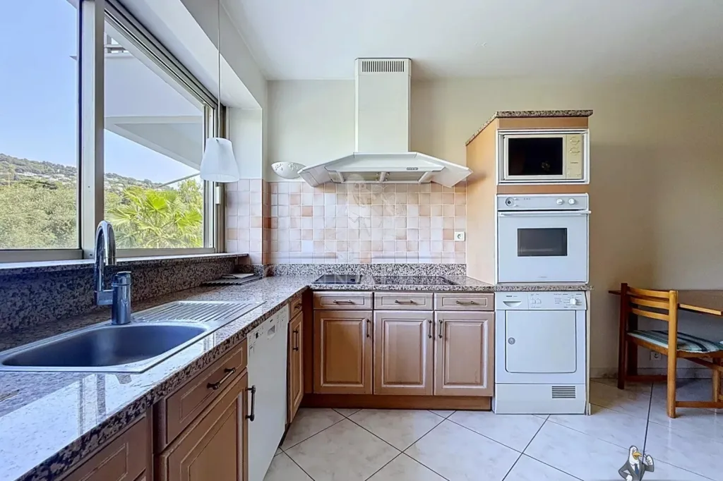 Cucina - Luxury Flat with Pool in Cannes