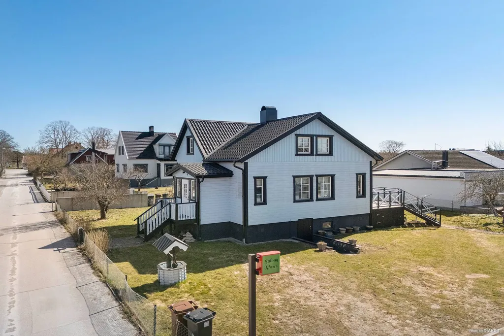 Vue aérienne - Characterful Villa with Separate Apartment in Klintehamn