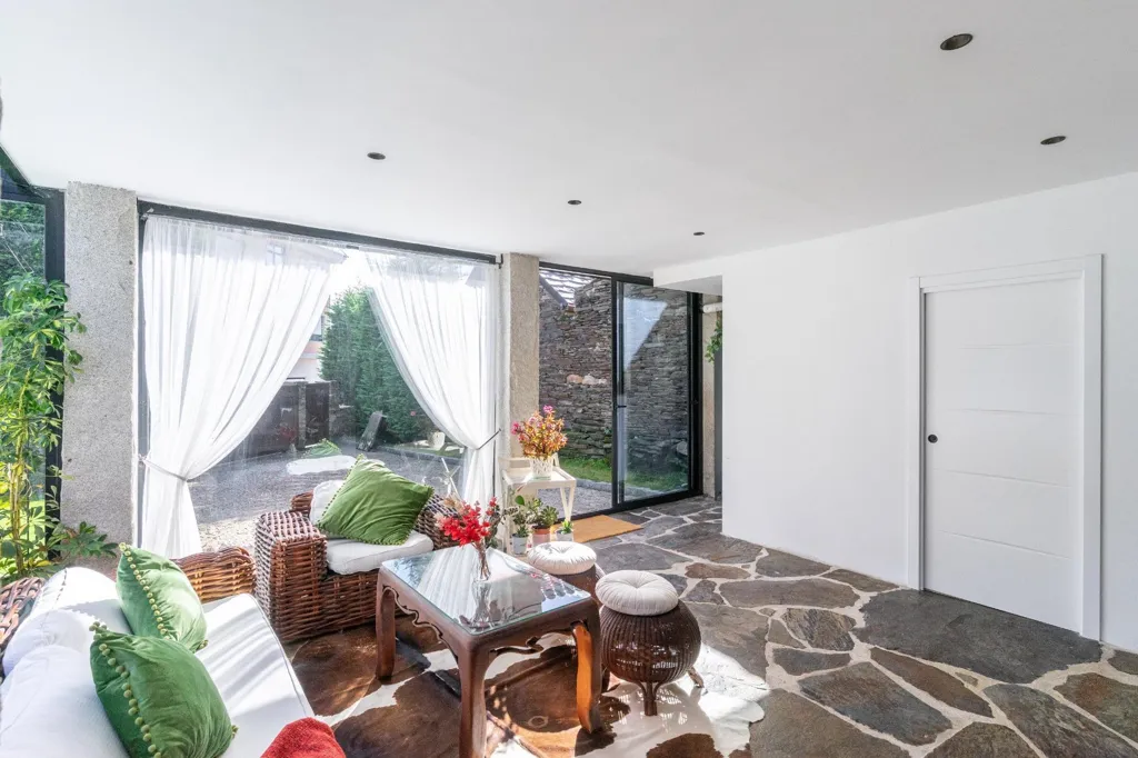 Terrasse - Restored Chalet with River Walk Access in Lugo