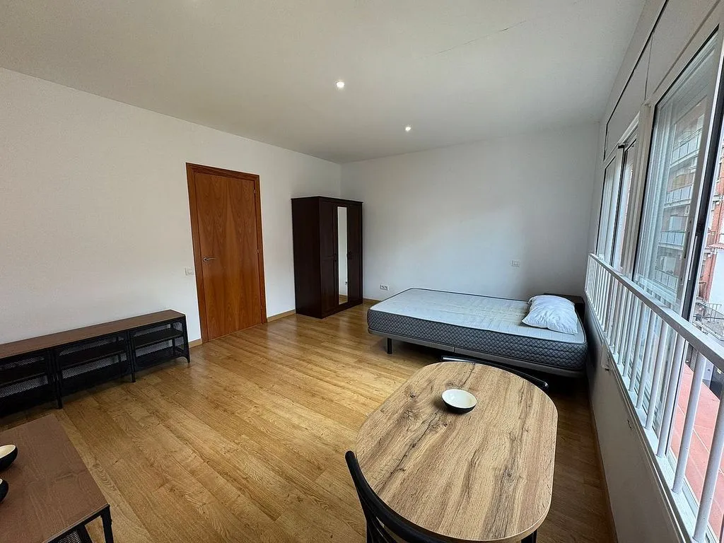 Chambres - Ample Loft in Central Molins de Rei