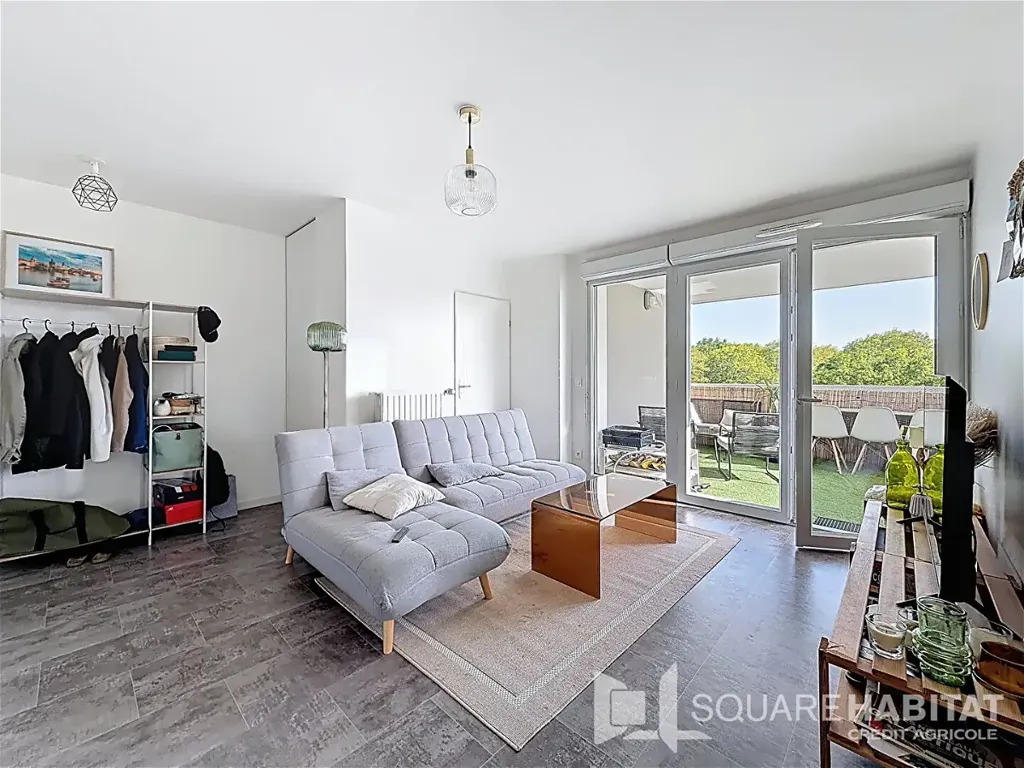 Séjour - Appartement 2 Pièces avec Loggia à Rennes