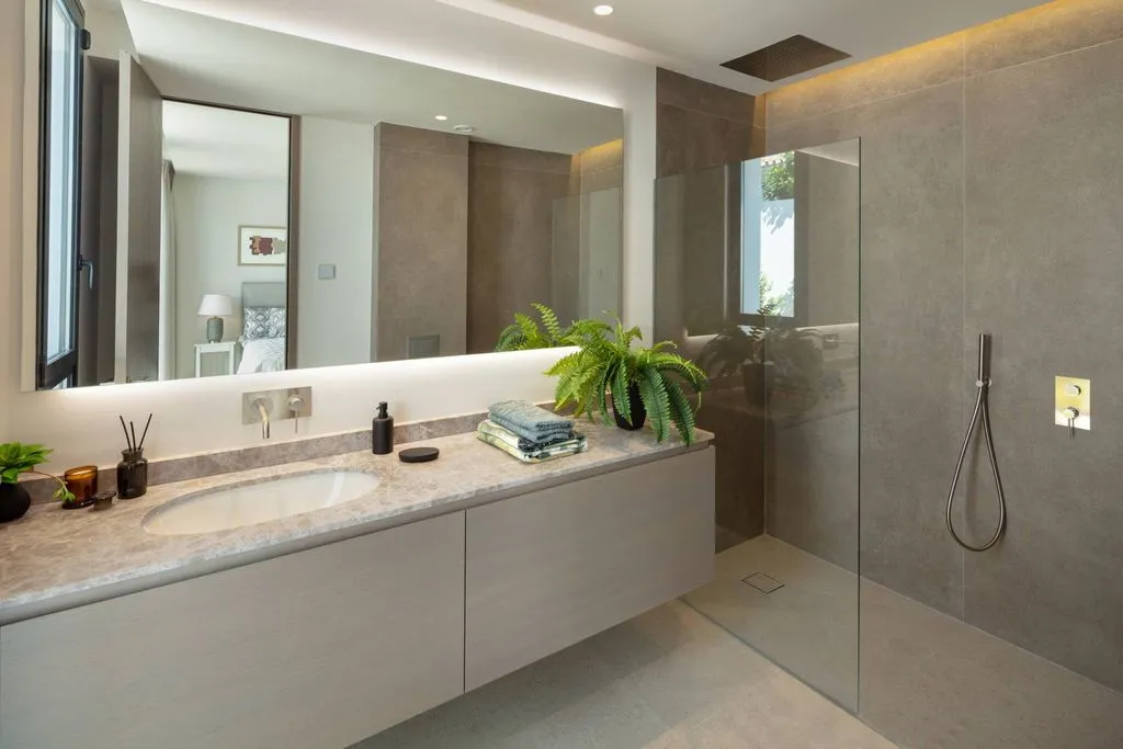 Bathrooms - Luxury Villa with Pool in Marbella