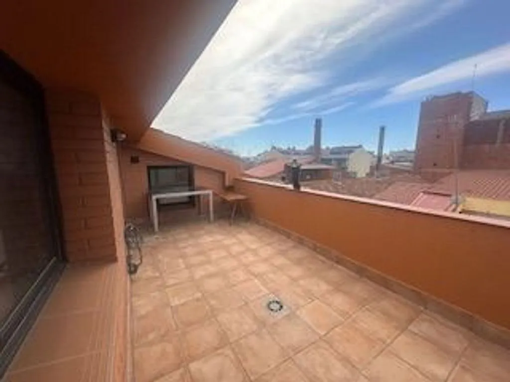 Terrasse - Duplex with Terrace and Balcony in Terrassa Centre
