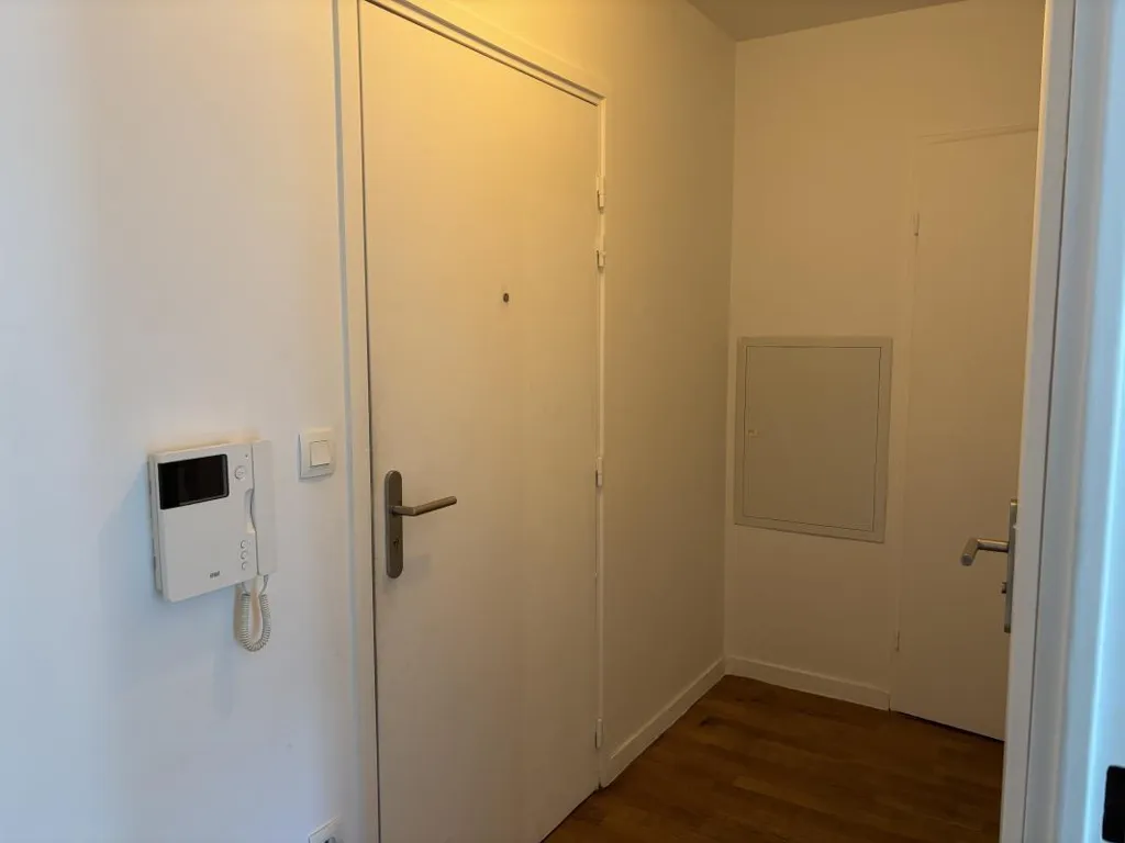 Entrée - Appartement 3 Pièces avec Terrasse à Mantes-la-Jolie