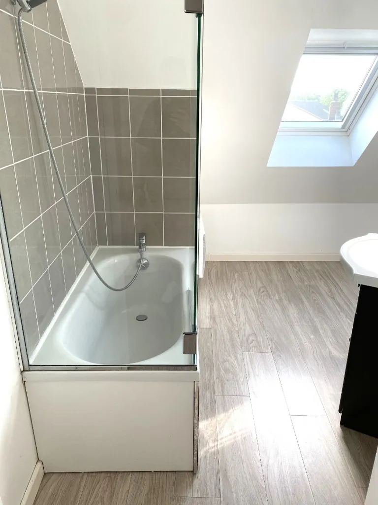 Vannitoad - 2-Bedroom Flat in Marquise City Centre