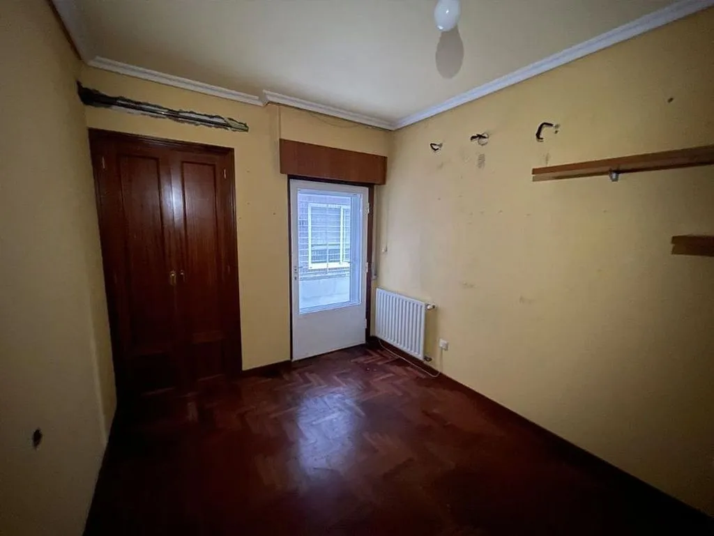 Pièces - Apartment with Large Windows in Vigo