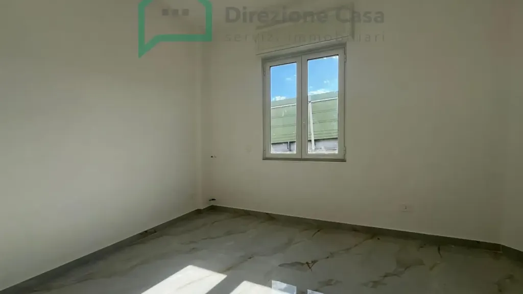 Pièces - Rear-Facing Apartment with Balcony in Naples