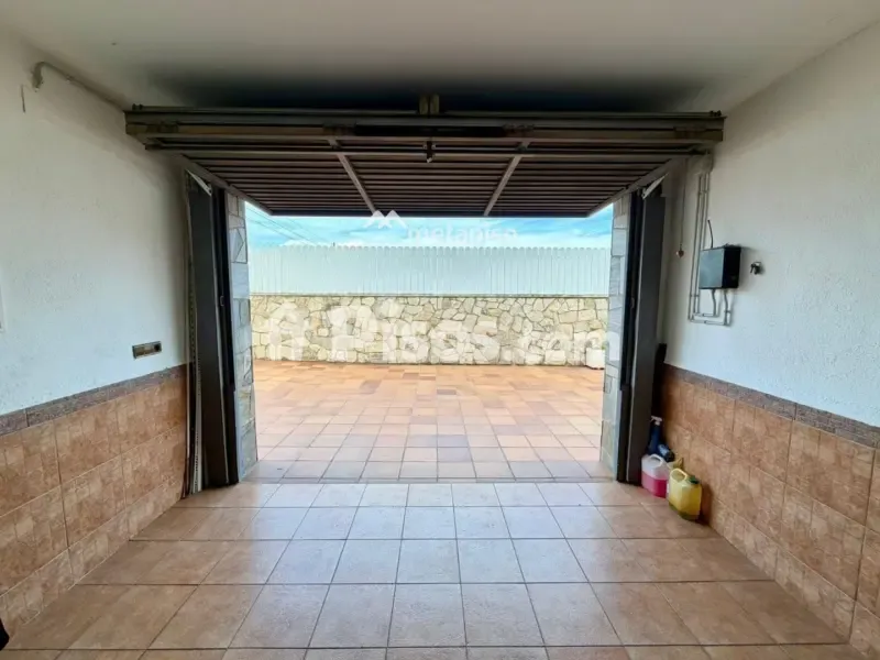 Garage - Chalet with Pool in El Vendrell