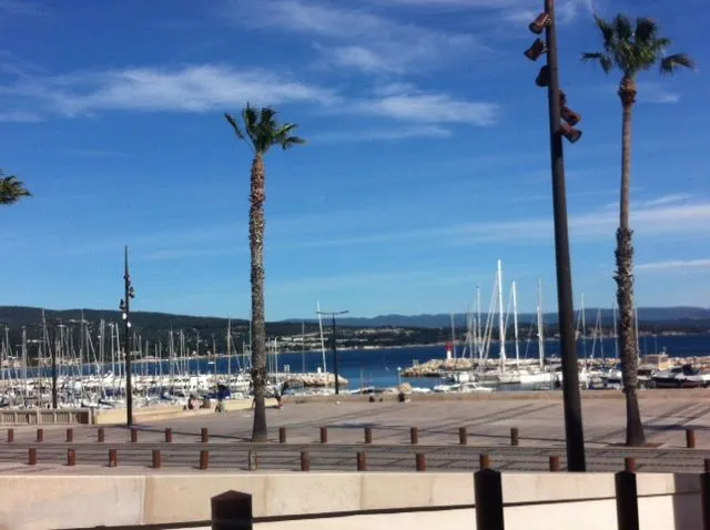 Studio Meublé à La Ciotat, Proche Transports