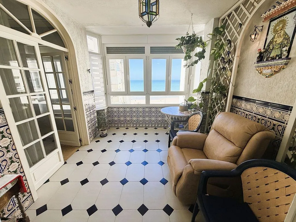Elutuba - Beachfront Apartment with Garage in Playa Victoria