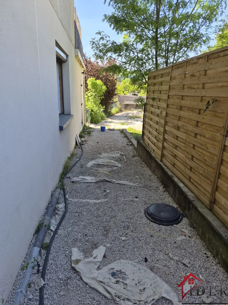Jardin - Appartement 5 Pièces avec Terrasse à Beure