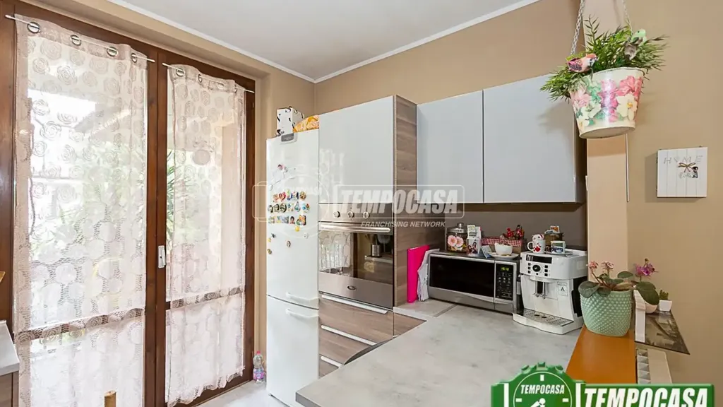 Cuisine - Rustic Semi-Detached Villa with Garden in Palazzo Pignano