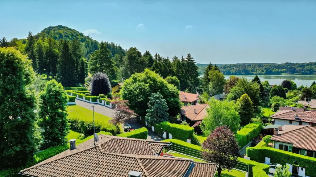 Vista aerea - Villa with Lake View in Montorfano