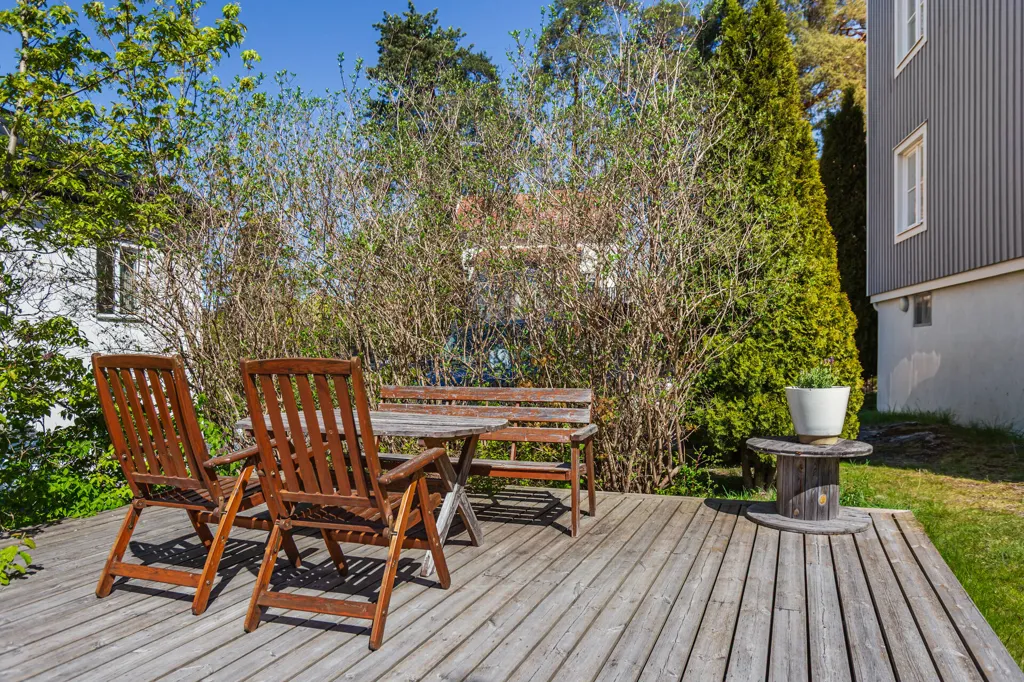 Terrass - Corner Flat with Garden in Duvbo