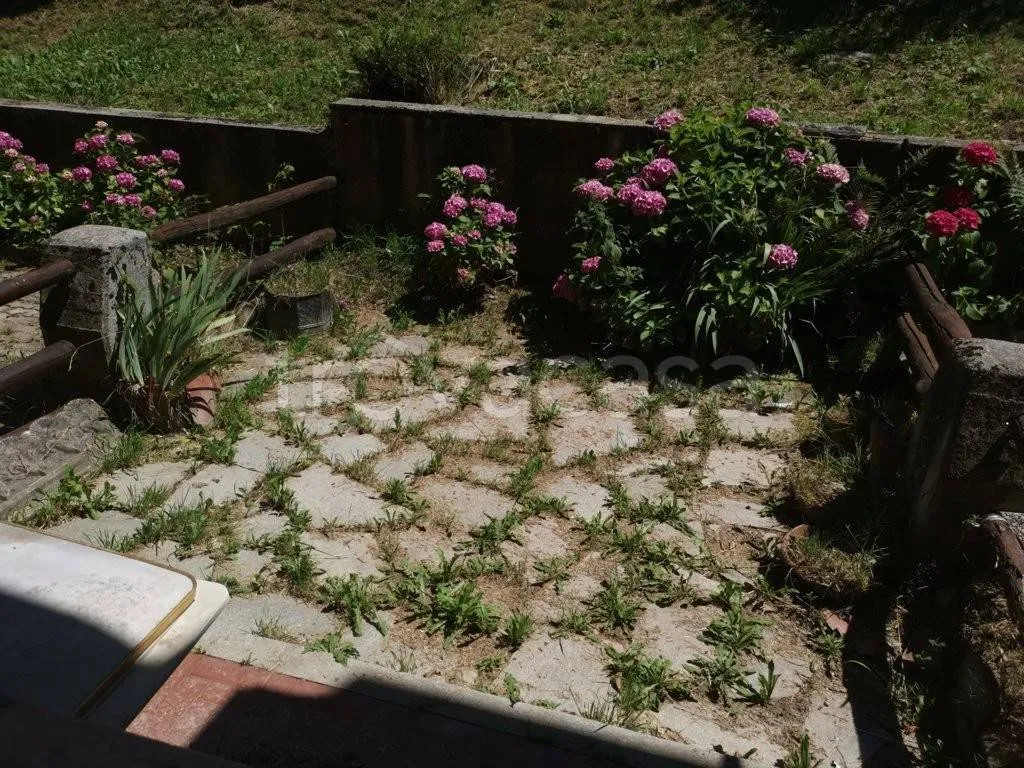Aed - Apartment with Private Garden in Viola