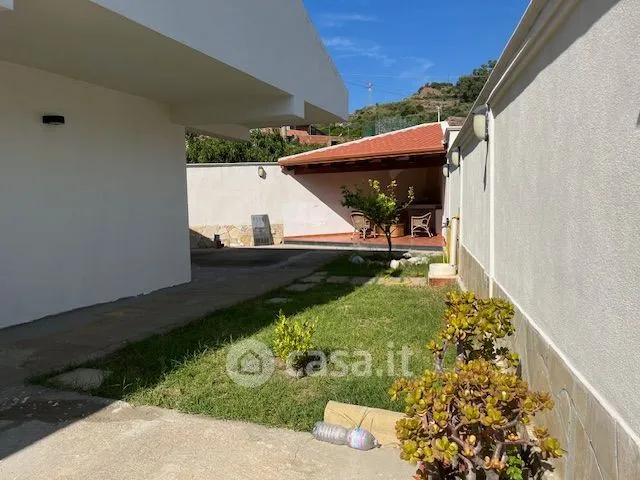 Aed - Rustic Villa with Garden in Saponara