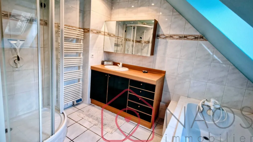 Maison 6 pièces à VAUHALLAN
