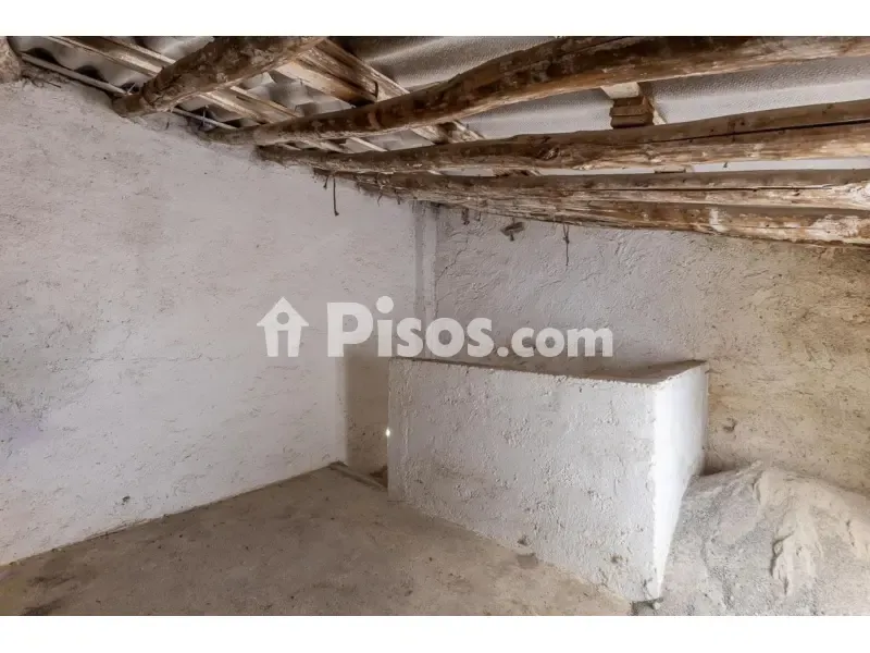 Rooms - House to Renovate in Güevéjar