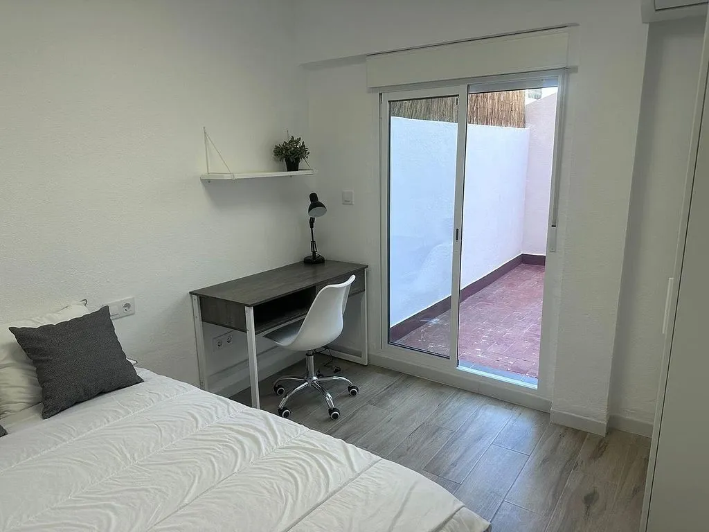 Chambres - Student-Friendly Flat with Terrace in Moncada