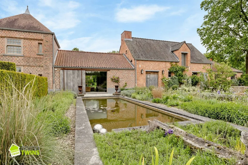 Aed - Renovated Patershoeve with Pool in Buggenhout