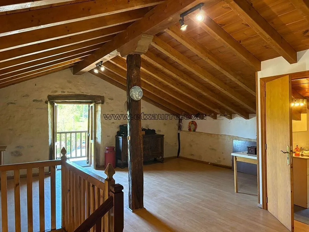 Pièces - Rural House with Balcony in Ayala