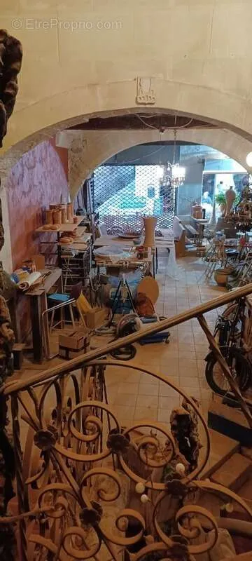 Stanze - Commercial Property with Loft in Sommières Centre