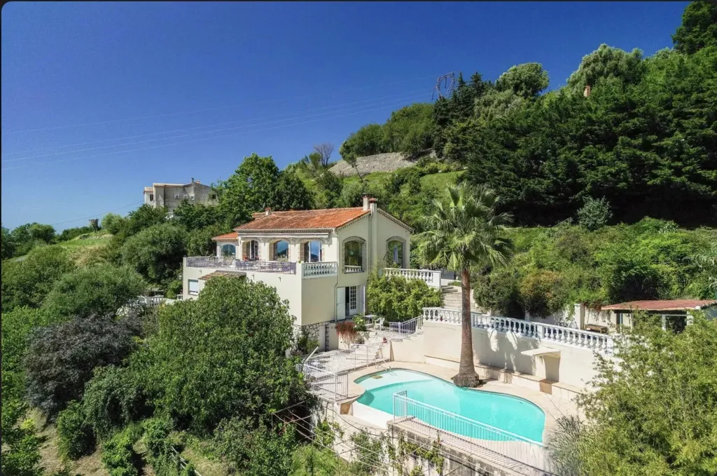 Vue aérienne - Villa avec Vue Panoramique sur la Méditerranée à Vence