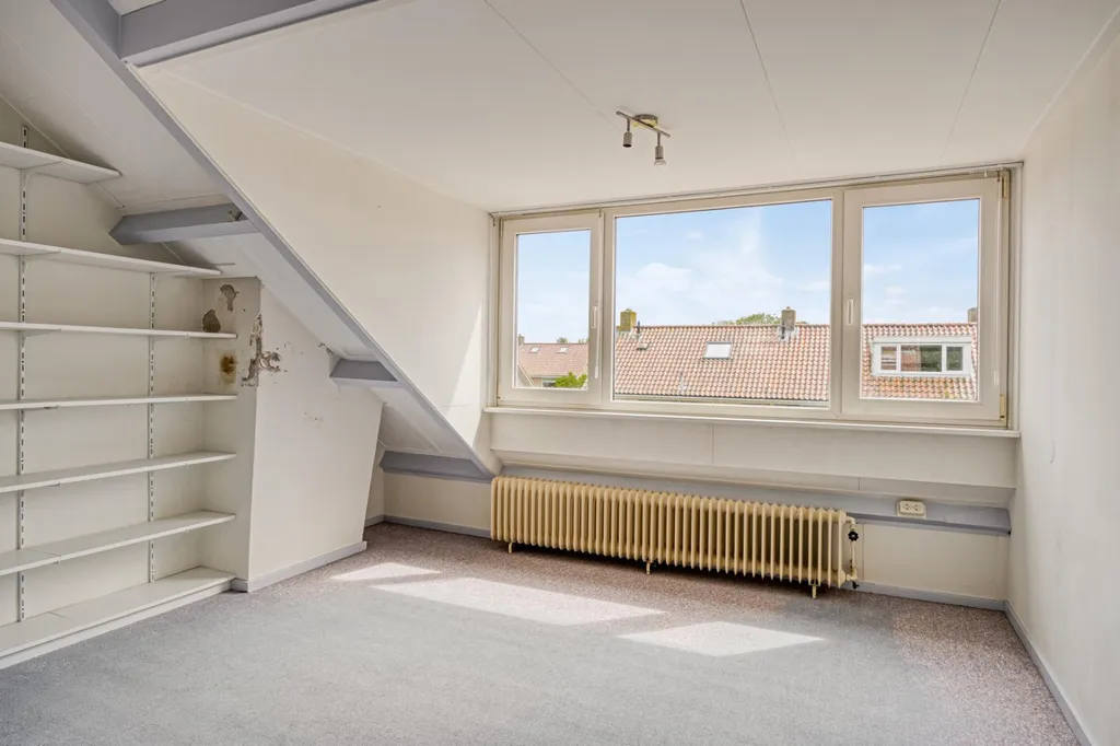 Pièces - Two-Storey House with Garage in Zwolle