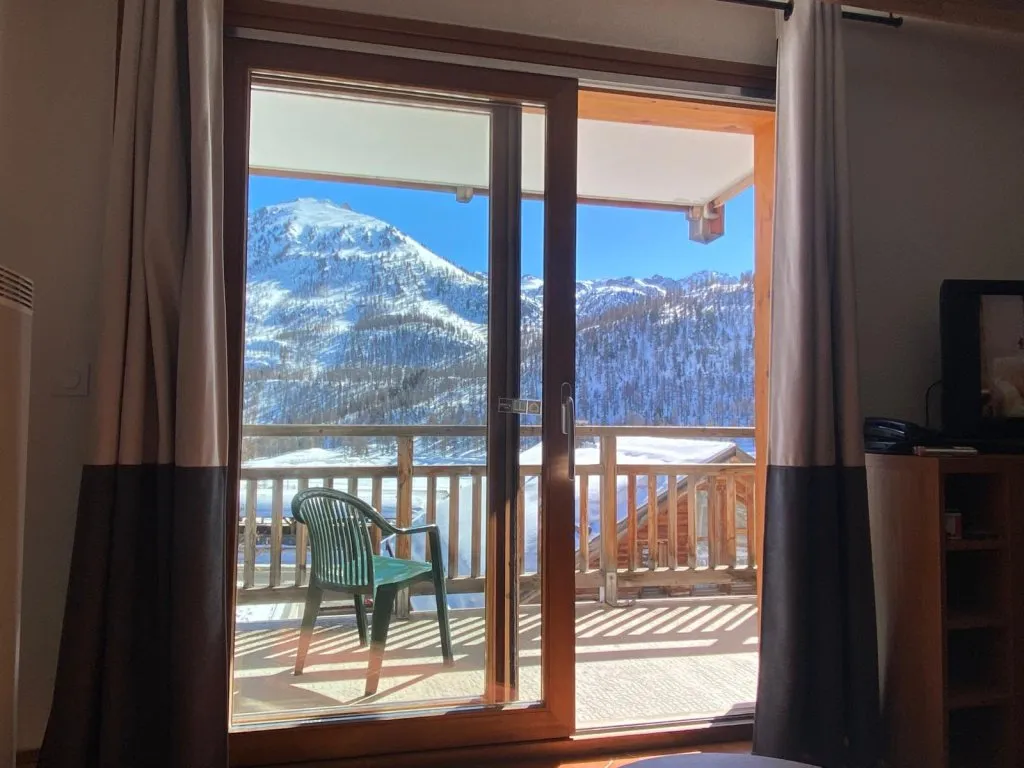 Chambres - Appartement 3 Pièces avec Balcon à Montgenèvre