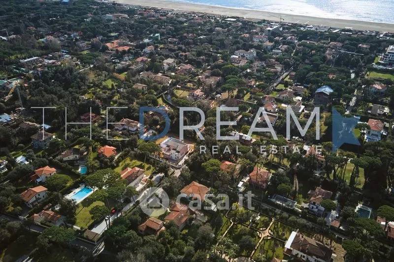 Õhuvaade - Contemporary Villa with Pool in Forte dei Marmi
