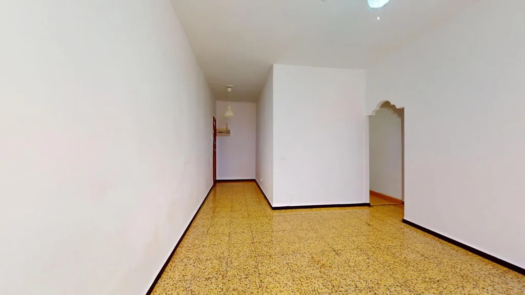 Flur - 3-Bedroom Flat with Rooftop Utility in La Paterna