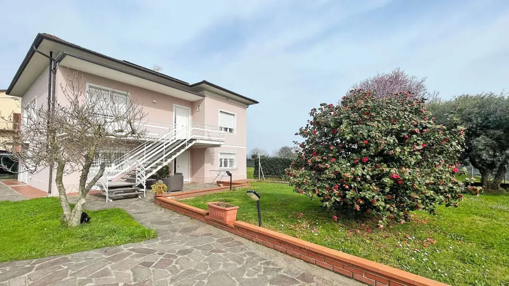 Extérieur - Rustic Villa with Solar Panels in Lucca