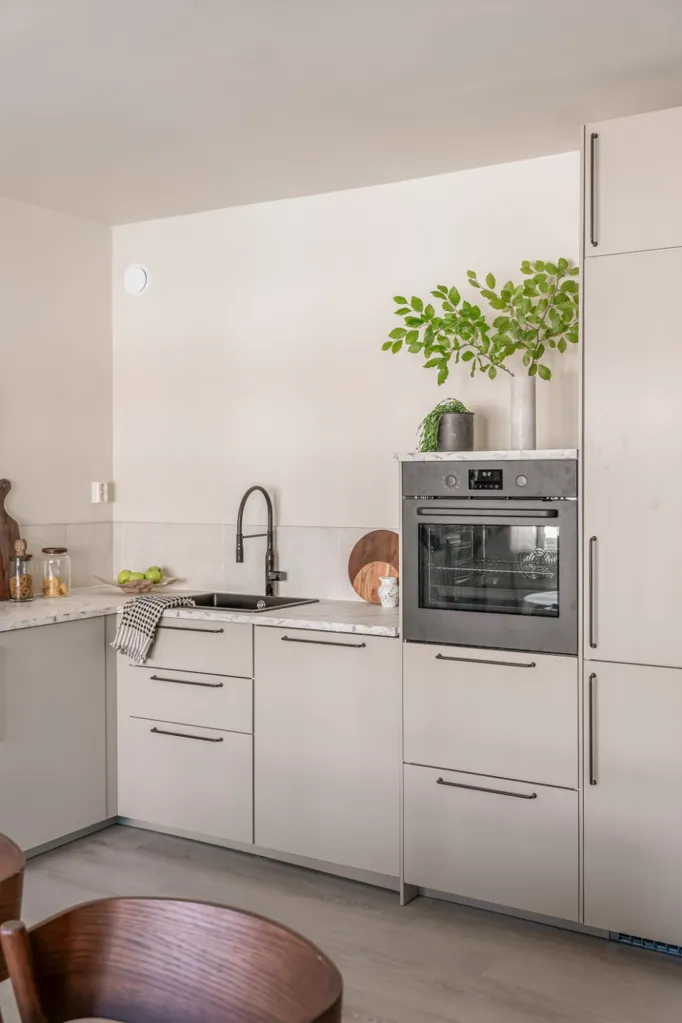 Cuisine - Modernised Corner Flat with Central Location in Oslo