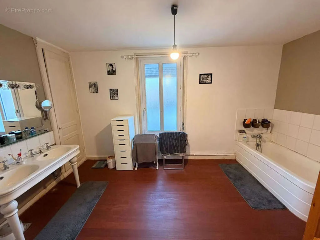 Salles de bain - Maison 6 pièces à Raismes