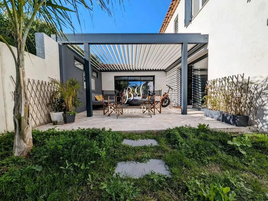 Terrasse - Villa Moderne avec Piscine à Sainte-Maxime