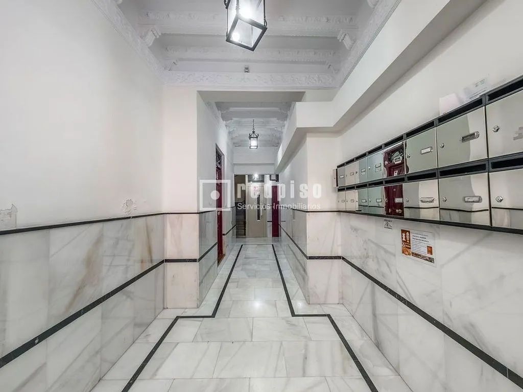 Esik - Apartment with Patio in Salitre, Madrid