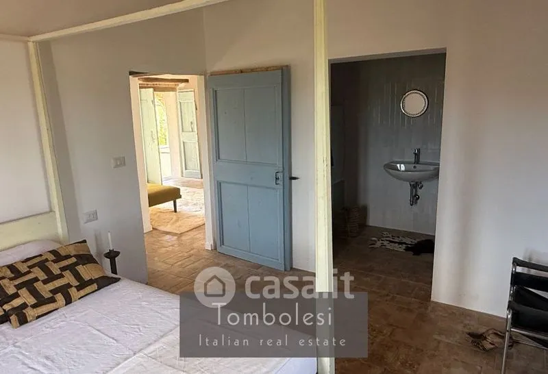 Chambres - Restored Rustico with Vineyard in Cossignano