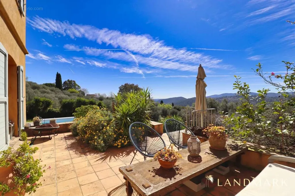 Terrasse - Bastide Élégante avec Piscine à Cabris