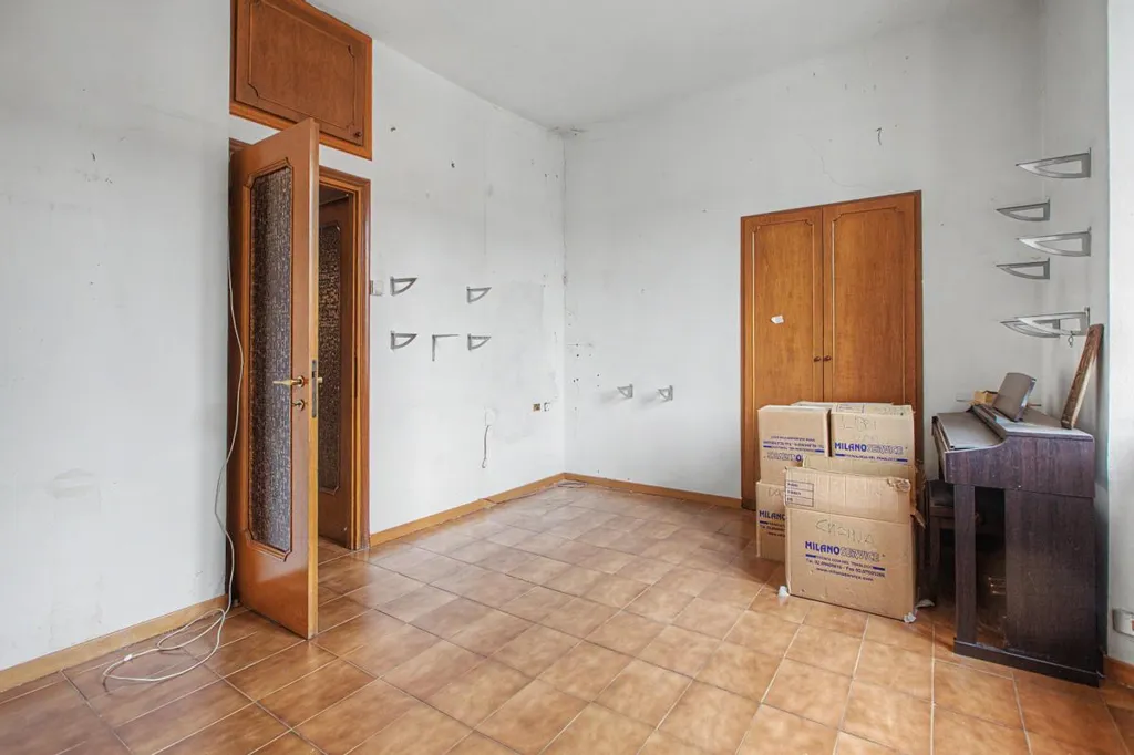 Toad - Twin-Storey Apartment with Ascender in Milan