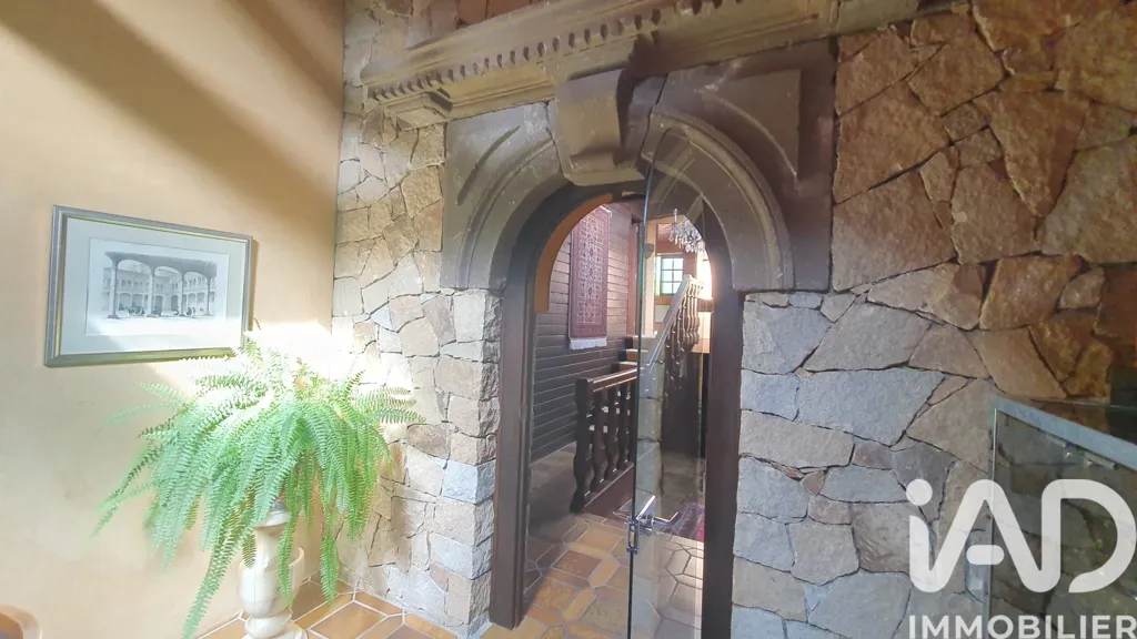 hallway_entrance