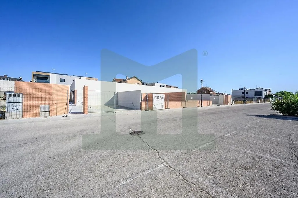 Välivaade - Modern Detached House with Pool in Griñón